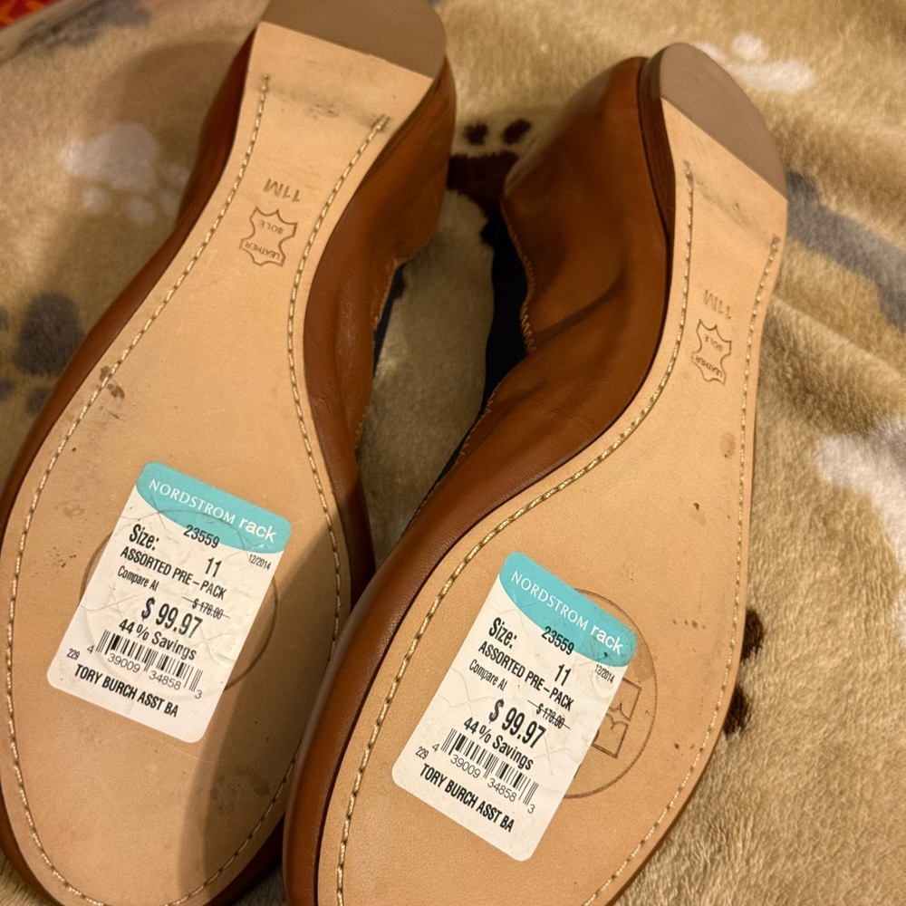 Tory Burch Women's Tan Leather Flats - Picture 6 of 7